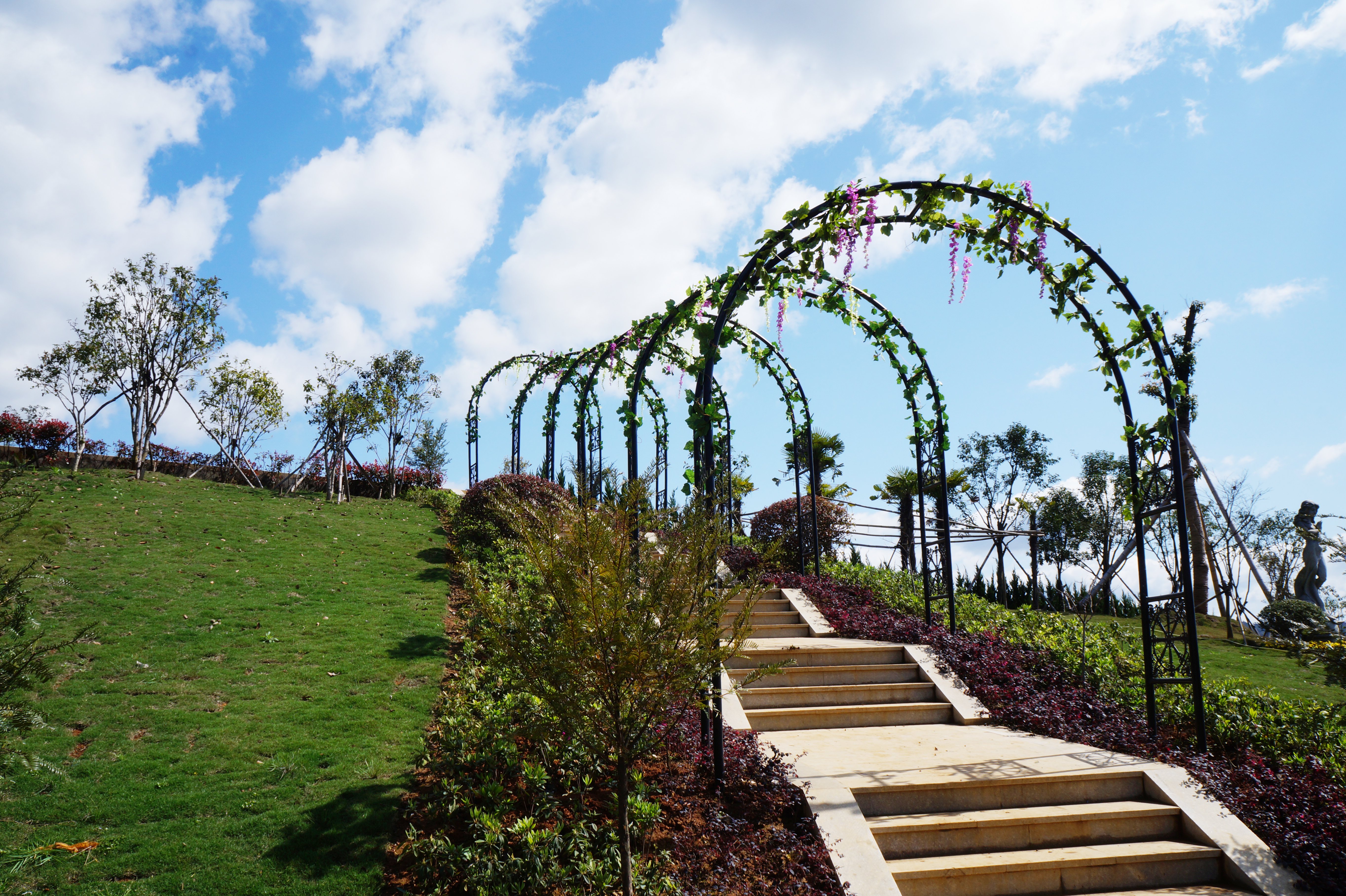 老旧公墓若何刷新：以文化为魂，融入现代城市