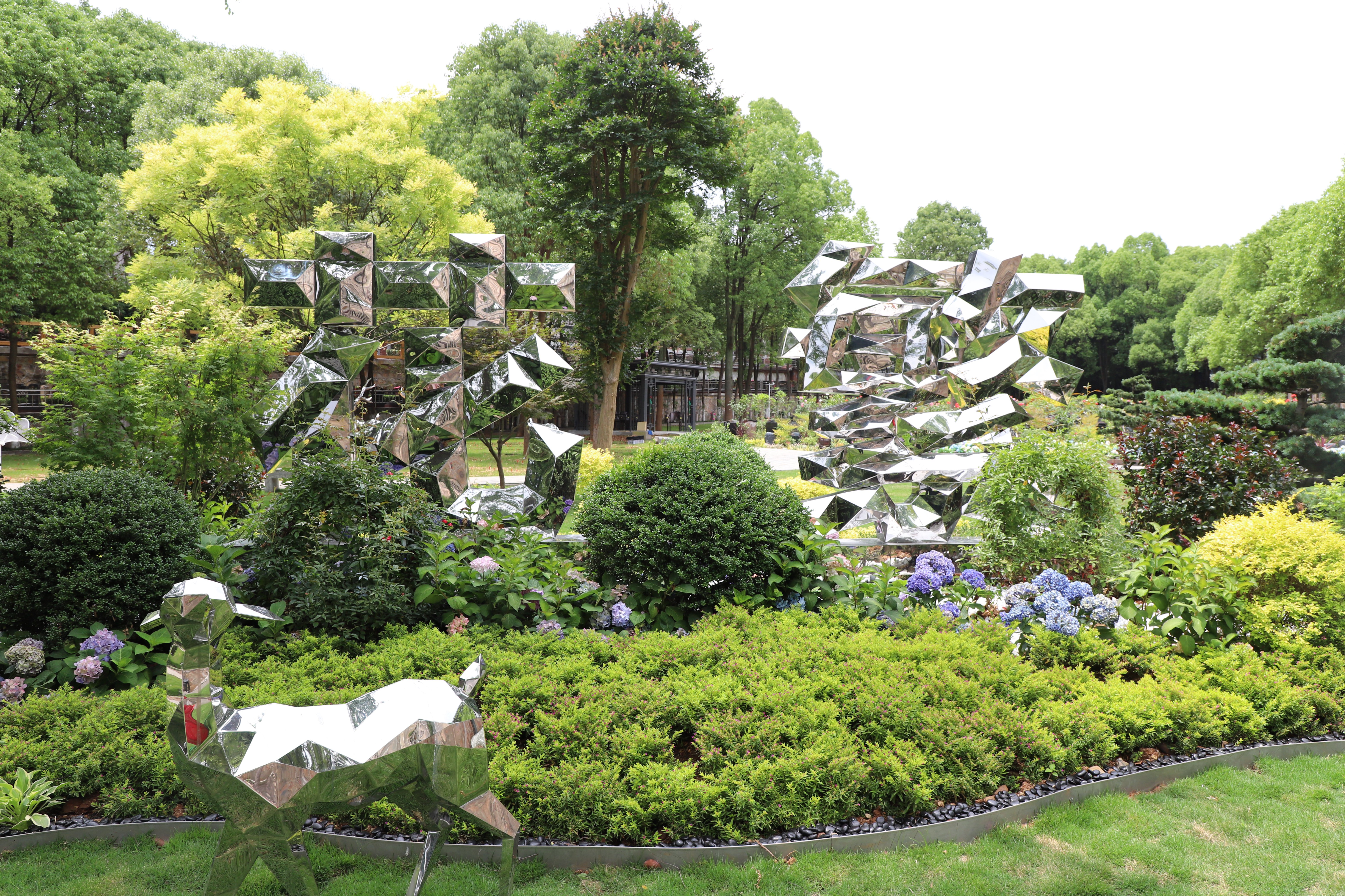 南京功德园：生态与文化的美满融合，让性命在繁花中永恒